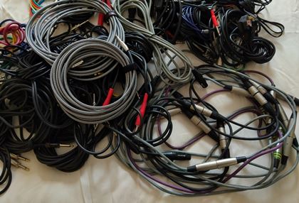 various-Huge lot of leads - WYSIWYG A/S